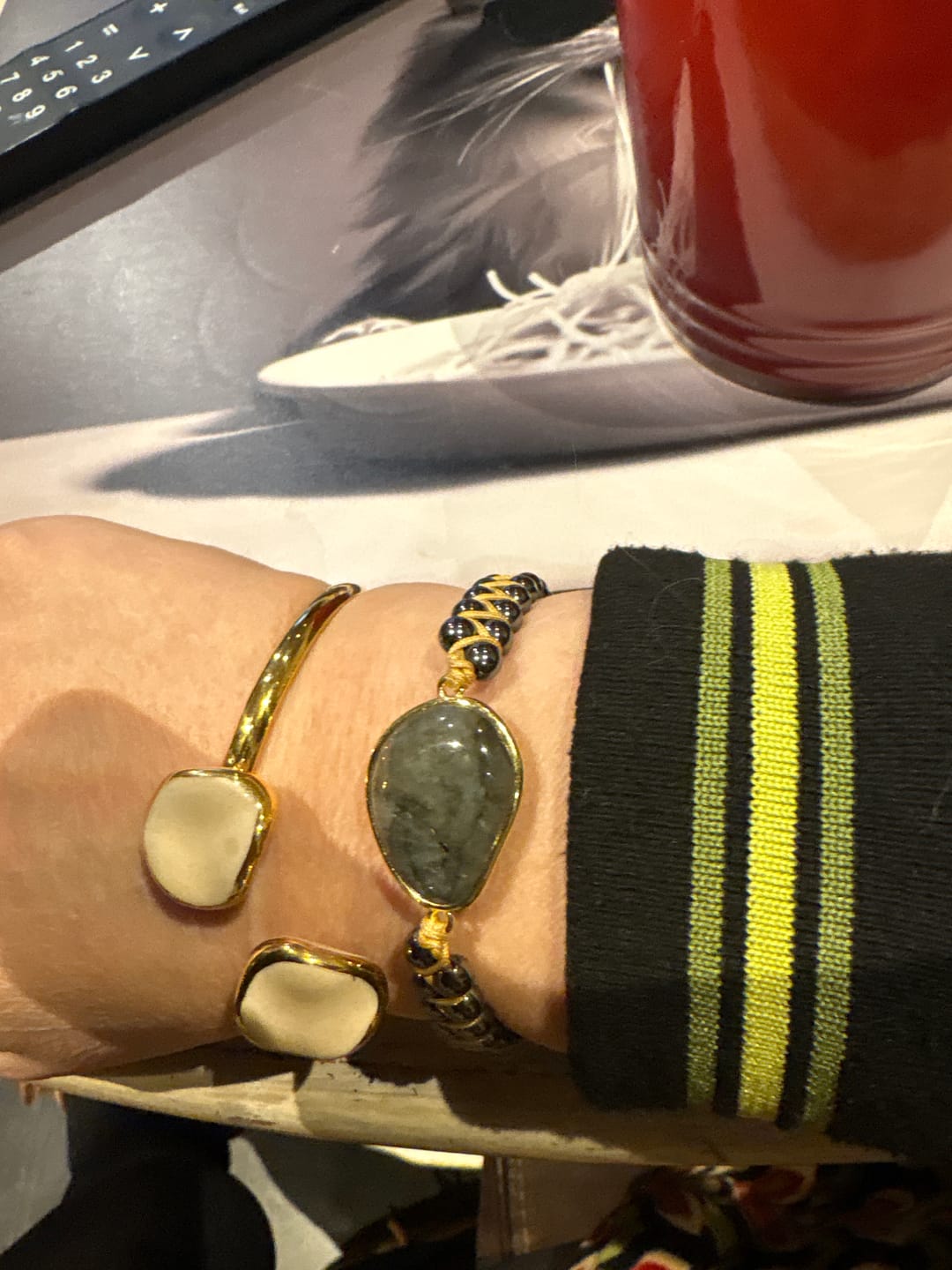 Customer photo review of Bracelet "Oeil Céleste" en Labradorite & Hématite
