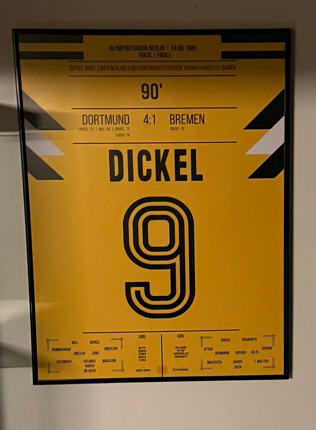 Customer photo review of Dickel wird zur Legende bei Dortmunds erstem Titelgewinn nach 23 Jahren