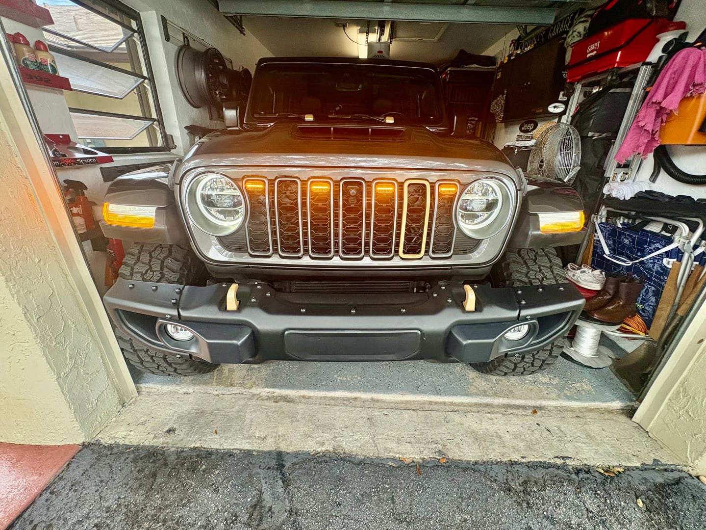 Customer photo review of "Snap On" Accent Slot Cover for 24-25 Grille Wrangler JL JT Grille