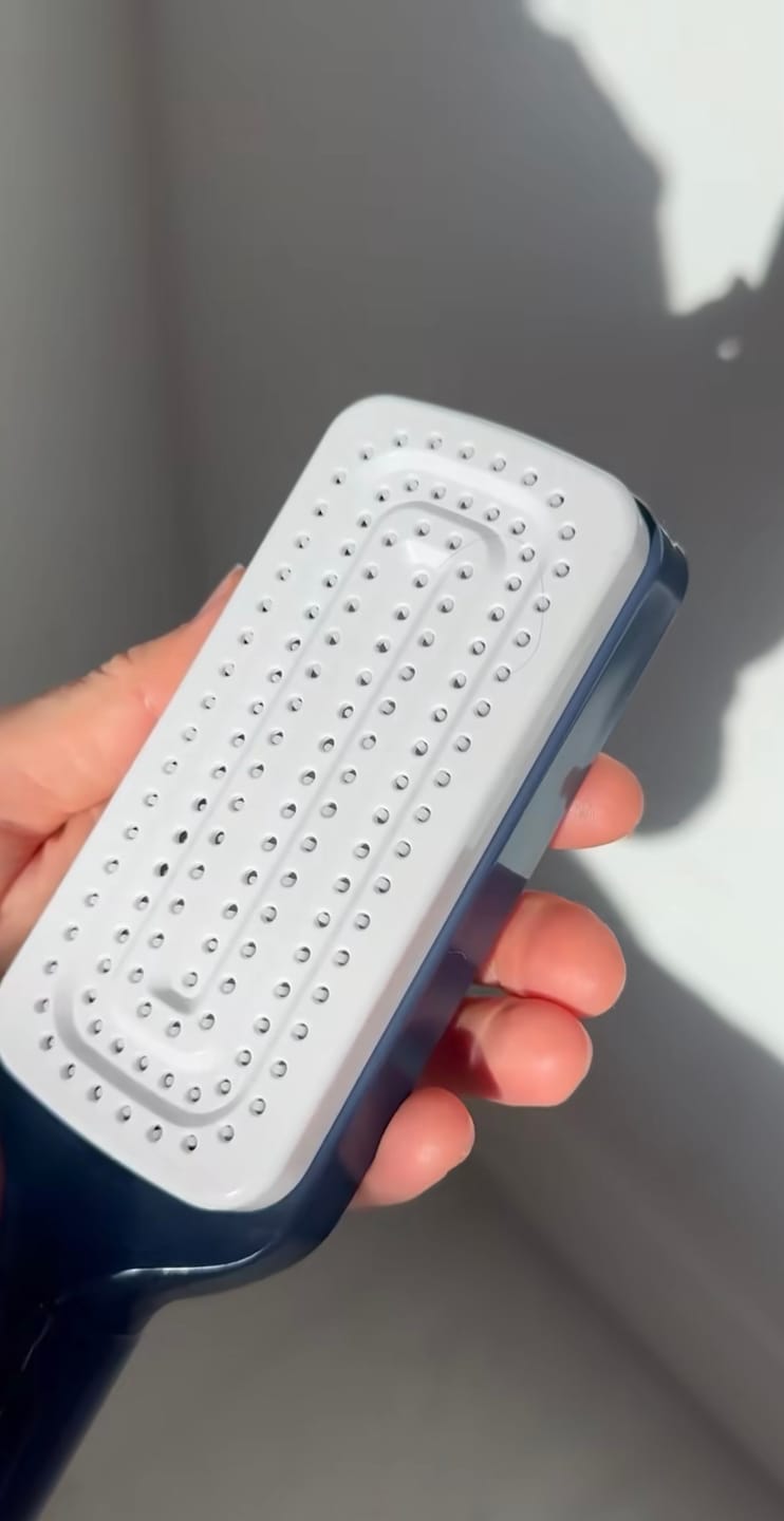 Customer photo review of Koko Self Cleaning Hair Brush