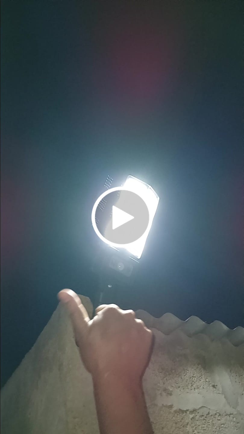 Customer video review of Foco Solar de 6 Luces Ip65 de 60w Milhome