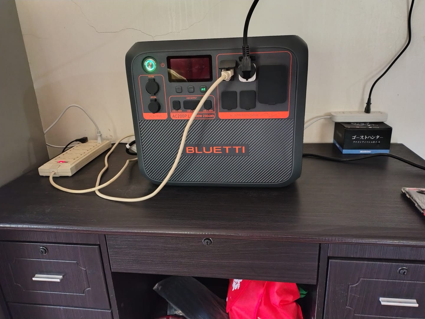 Customer photo review of BLUETTI AC200PL Portable Power Station 2400W | 2304Wh LiFePO4 Battery | Fast Charging, Solar Generator, UPS Backup for Home & Outdoor Use | 5-Year Warranty