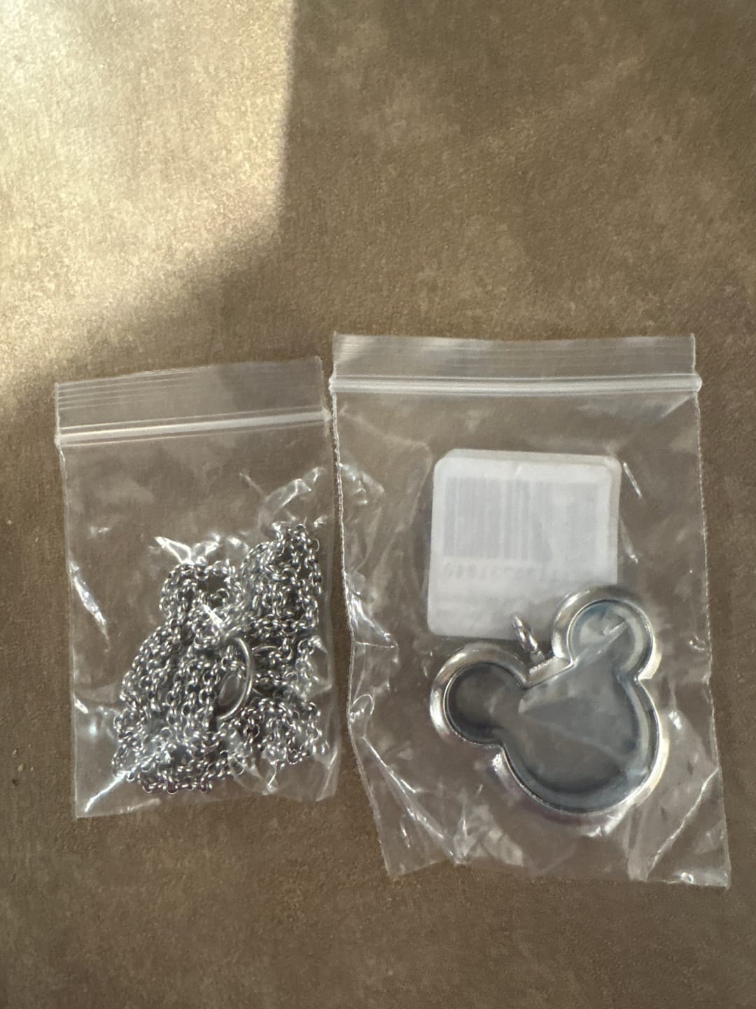 Customer photo review of Glass Locket Pendant Magnetic - Mickey Mouse Smooth