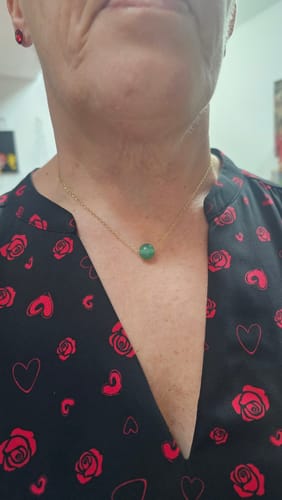 Customer photo review of Collier à perle d'aventurine verte en acier inoxydable