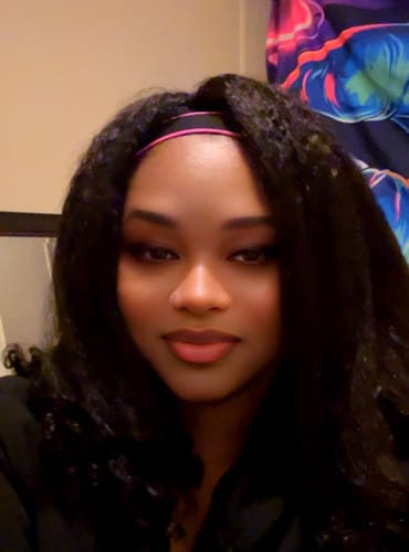 Customer photo review of CurlyMe 3 In 1 Half Wig Kinky Straight Glueless Install Half Wig With Spiral Curly Ends