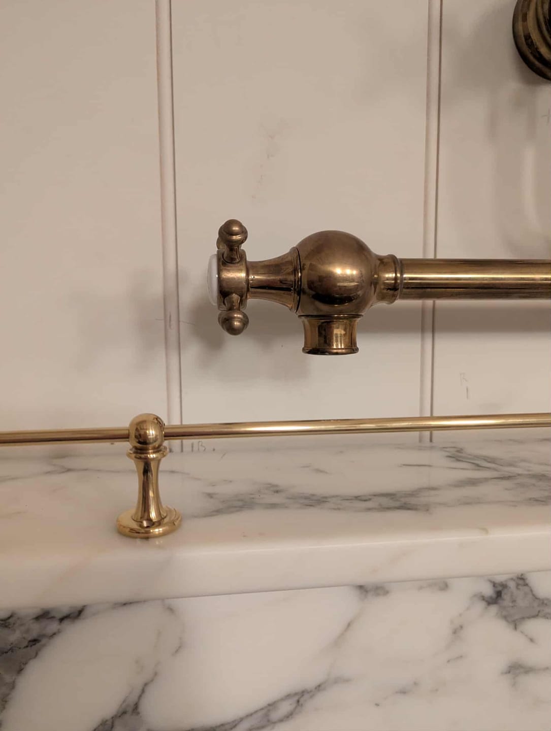 Customer photo review of Classic Gallery Shelf Rail | Polished Brass