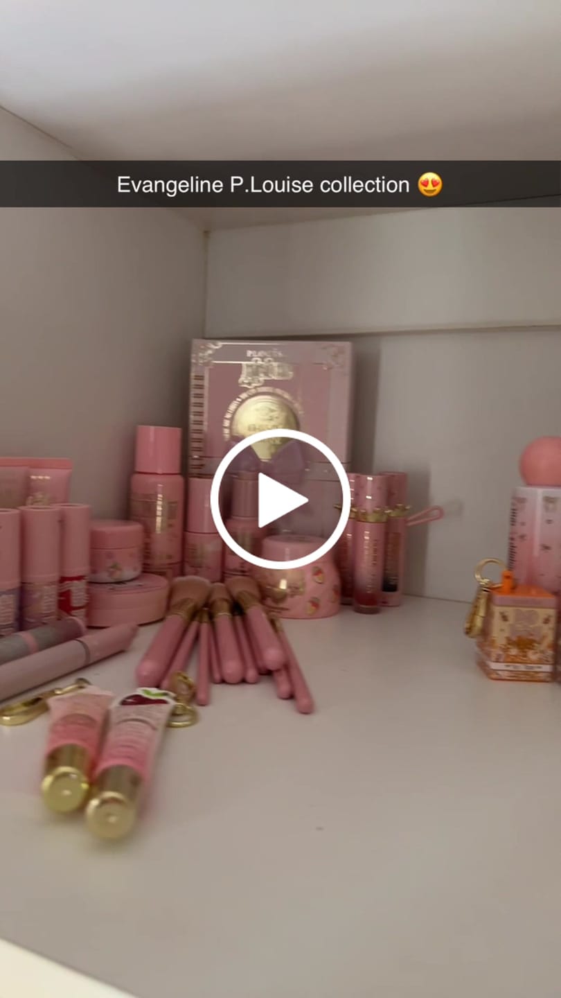 Recenzja wideo klienta dotycząca P.Louise Christmas Bow Skincare Torba