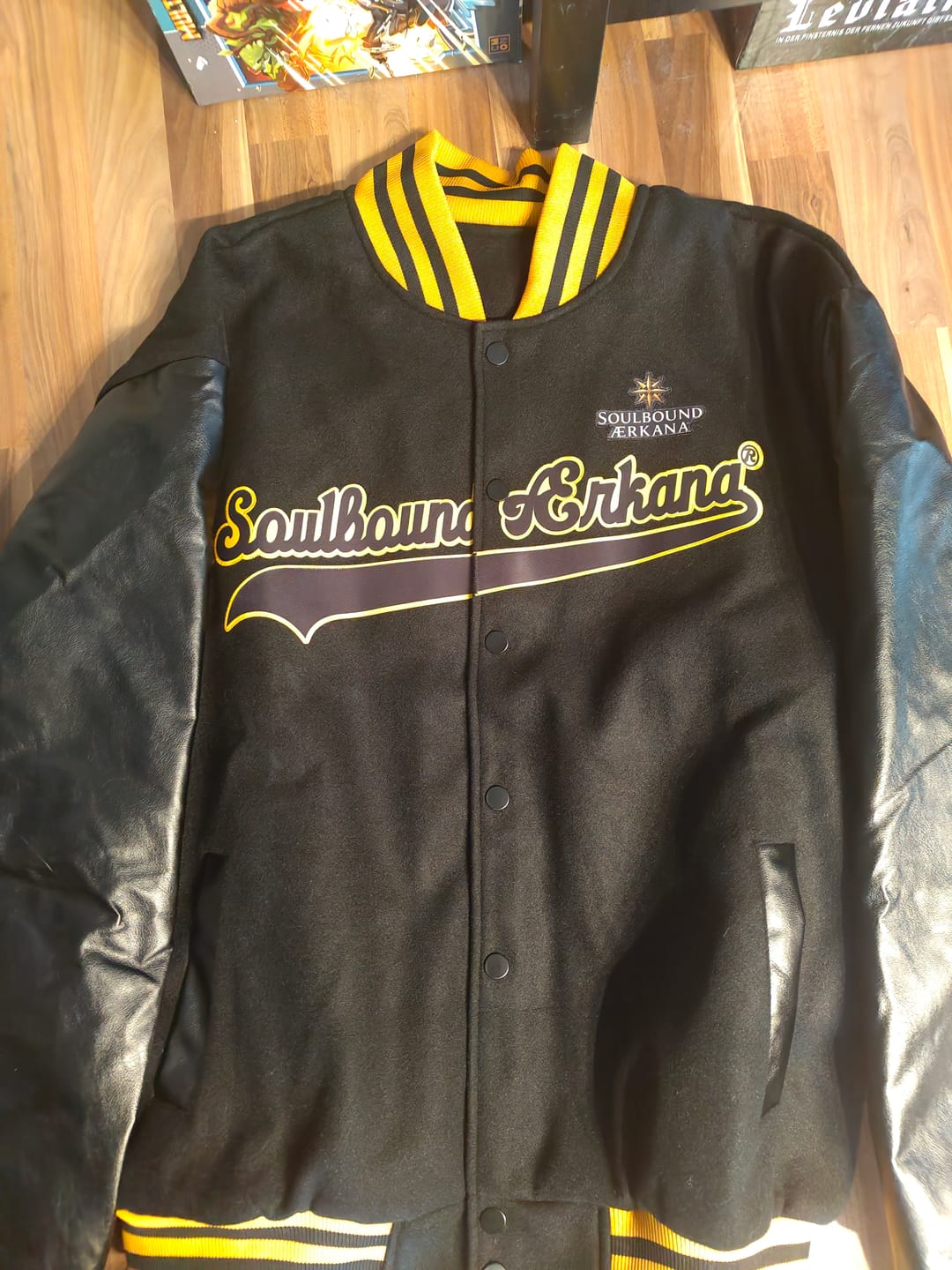 Customer photo review of Maßgeschneidertes Schwarz Gold Jacke
