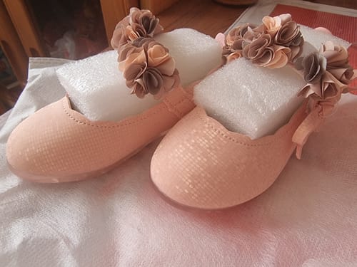 Customer photo review of Girls Flower Crystal Bowknot Soft-soled Princess Shoes