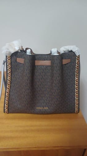 Customer photo review of Mina Large Signature Logo Chain Shoulder Bag (BROWN)