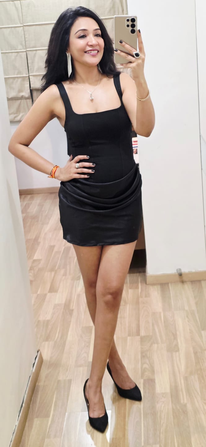 Customer photo review of Anelina satin draped Mini Dress in Black