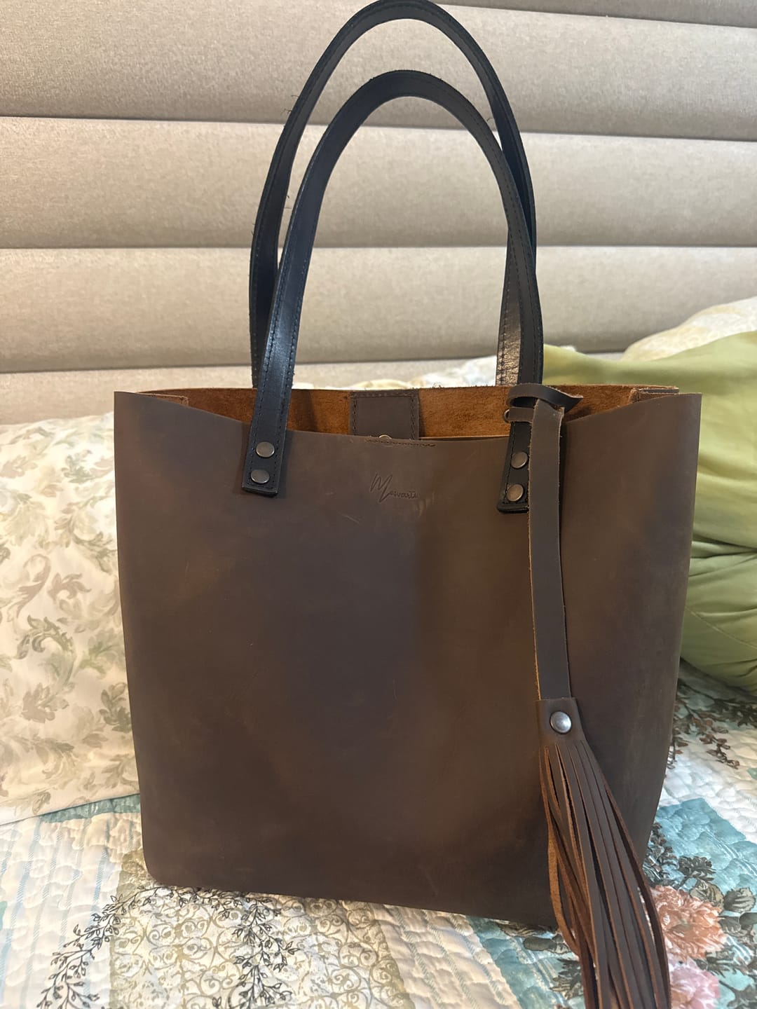 Customer photo review of Tote Cuero Praga Plus+ Crazy Café Doble Vista + 💄Cosmetiquera 👝 Gratis!!