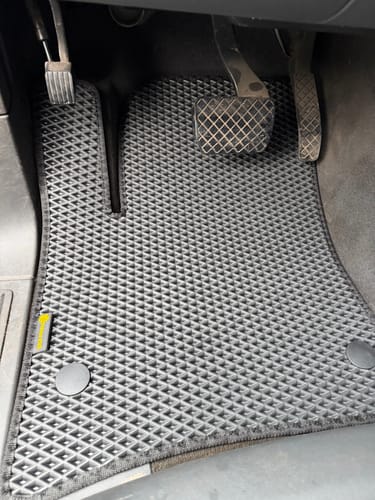 Customer photo review of Auto Fußmatten nach Maß - Vorne