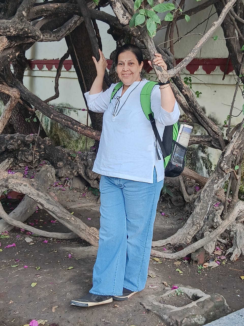 Customer photo review of Women White Airy Linen Short Kurta