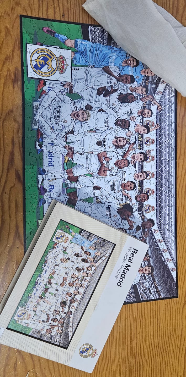 Customer photo review of Real Madrid CF® Equipo 25/26 - Puzzle de Madera