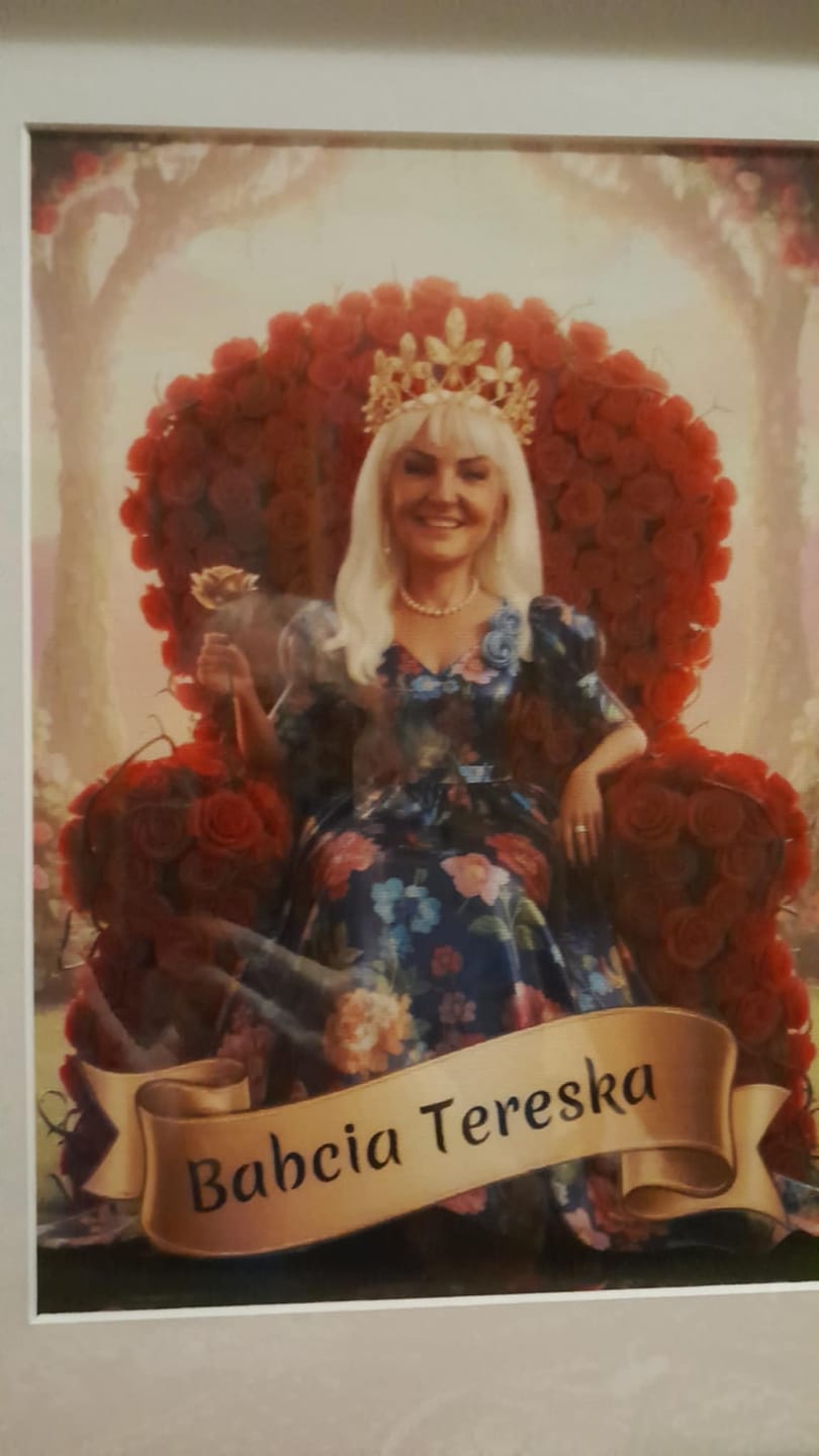 Customer photo review of Królowa Róż  - Karykatura ze zdjęcia