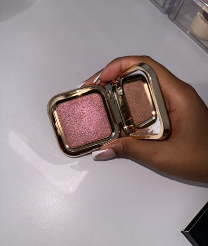 Customer photo review of ILUMINADOR COMPACTO 1ST SCENE