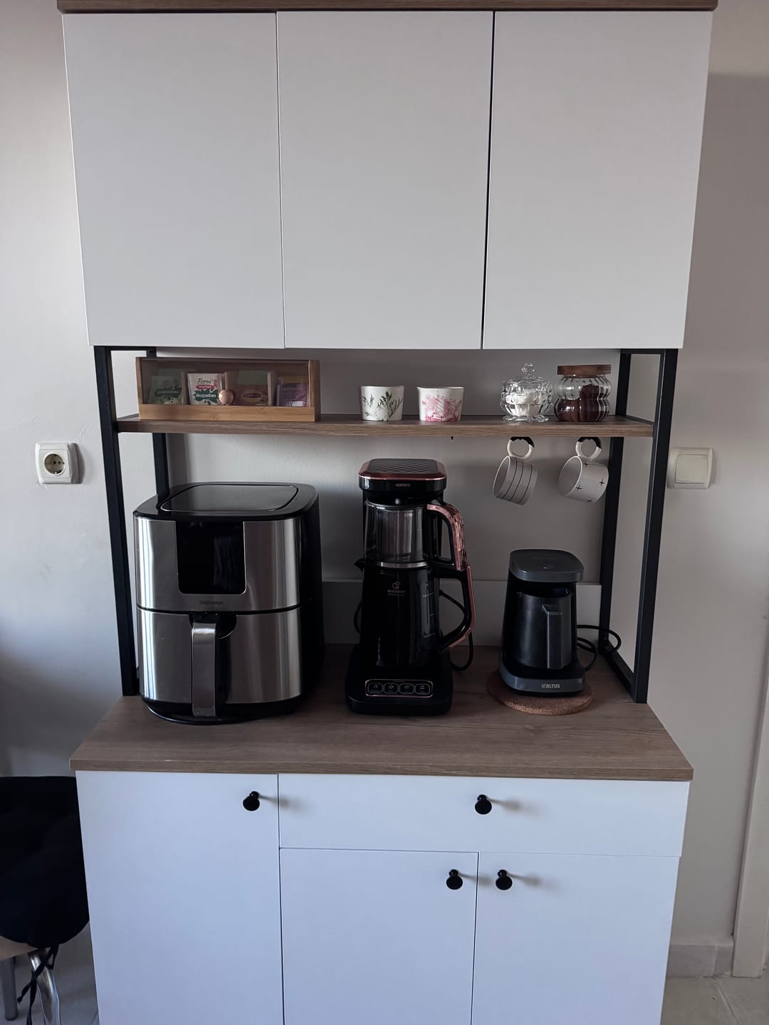 Customer photo review of Rani JE197 Çok Amaçlı Dolap 6 Kapaklı 1 Çekmeceli Kiler Mutfak Dolabı Sepet Ceviz - Beyaz