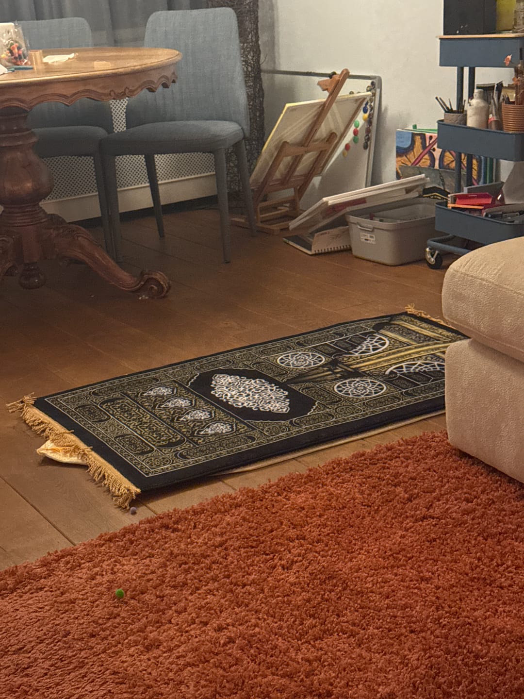 Customer photo review of Kaaba Door  Padded Prayer Mat