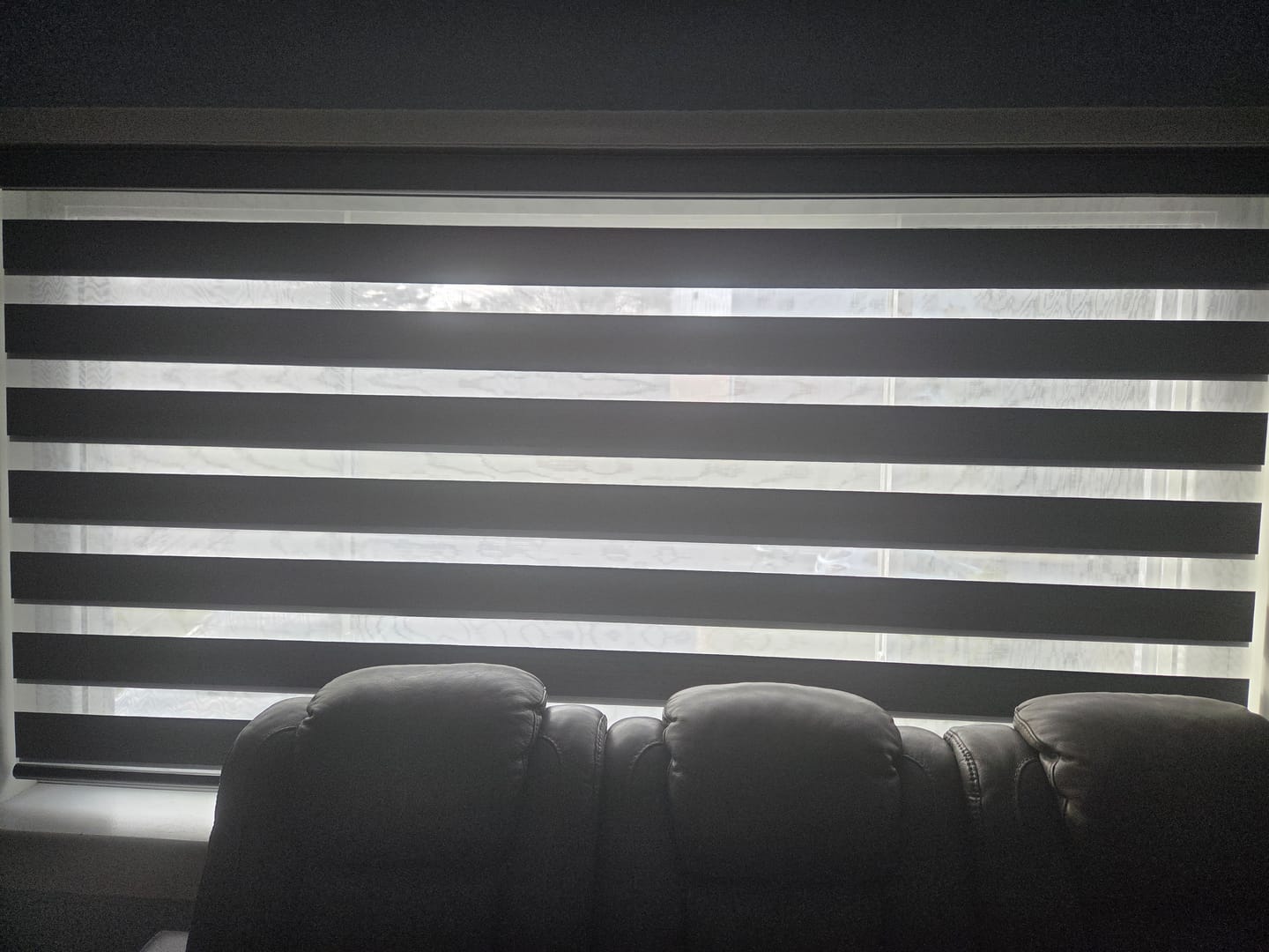 Customer photo review of SmartWings Motorized Zebra Shades 85% Blackout 95mm Ingrid