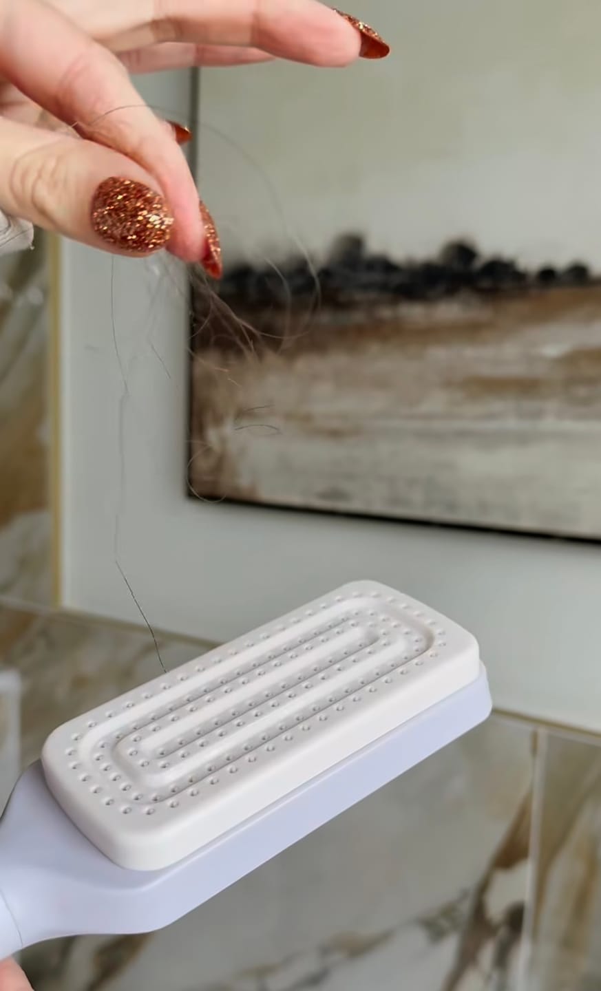 Customer photo review of Koko Self Cleaning Hair Brush