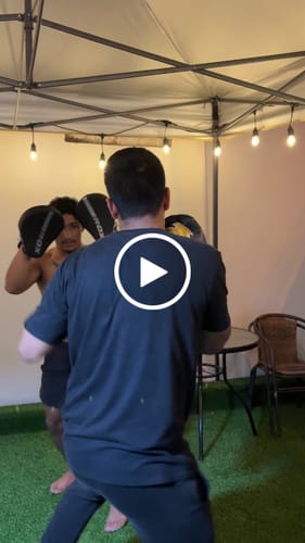 Customer video review of Manoplas o Guanteletas de Boxeo Kara F6 (Par)