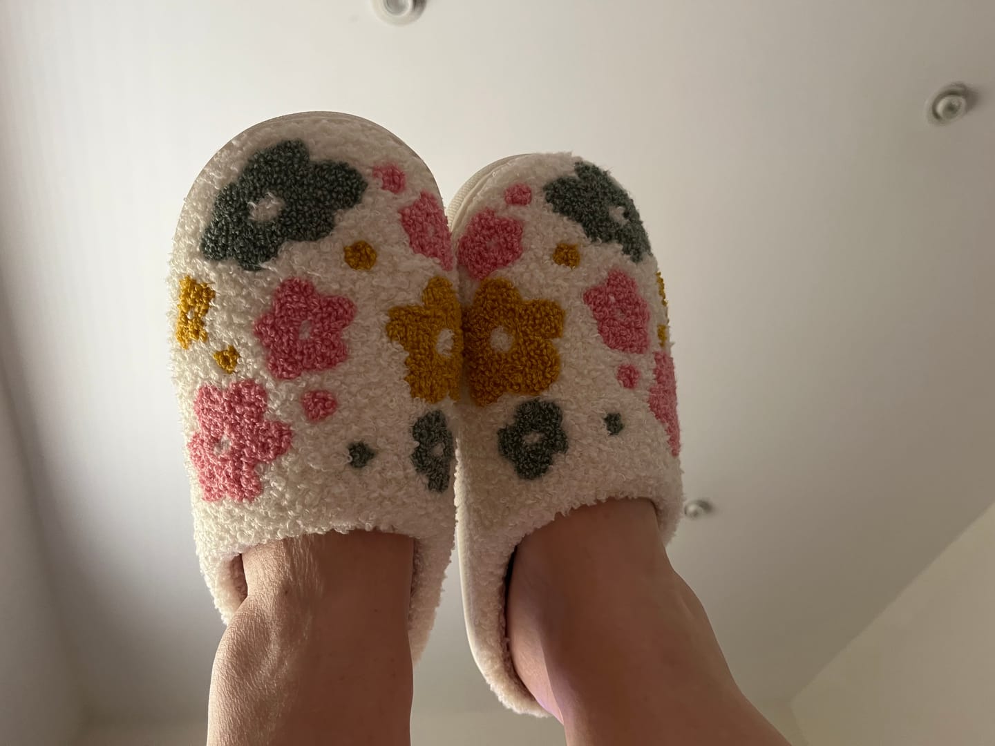 Customer photo review of Livia Flower Slippers