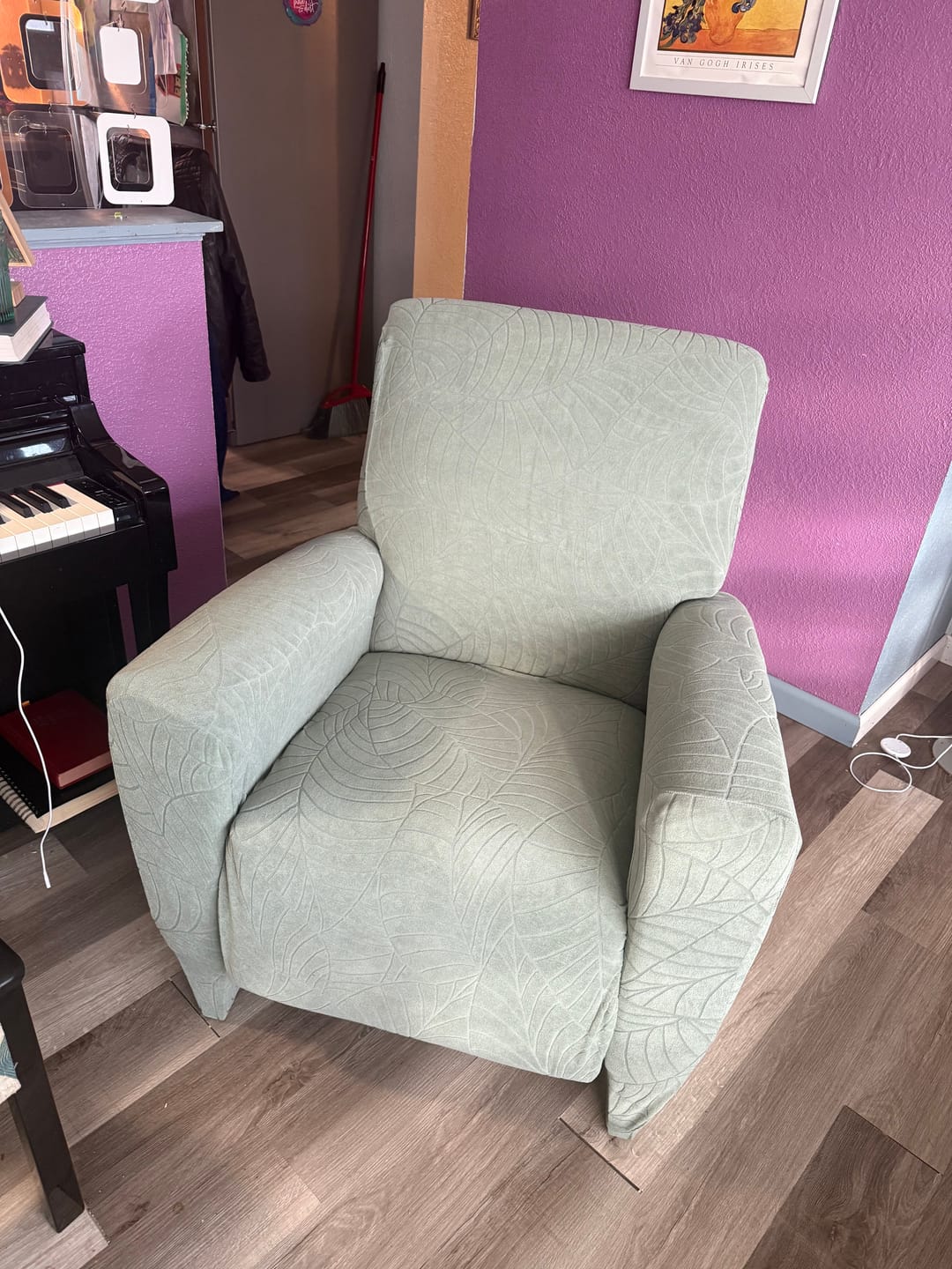 Customer photo review of Jacquard Large Leaf Split Recliner Chair Cover 4/6/8 Pieces