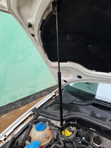 Customer photo review of Gaslift Strut Bonnet Audi A3 8P 2008- (TTL8306T)