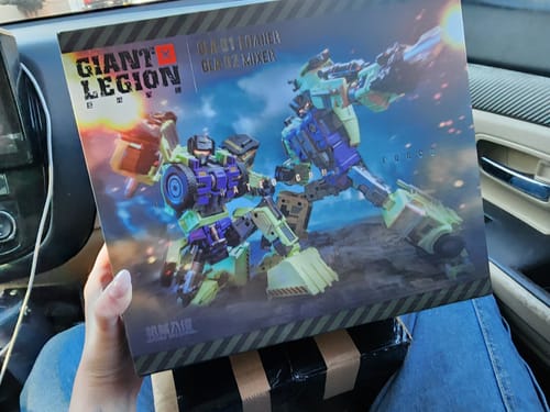 Customer photo review of Mecha Invasion GLA01 GLA-01 Loader (Scrapper) & GLA02 GLA-02 Mixer (Mixmaster) Giant Legion Heavy Builder (Constructors Devastator) Combiner (2 in 1 set) 21.5cm / 8.5"