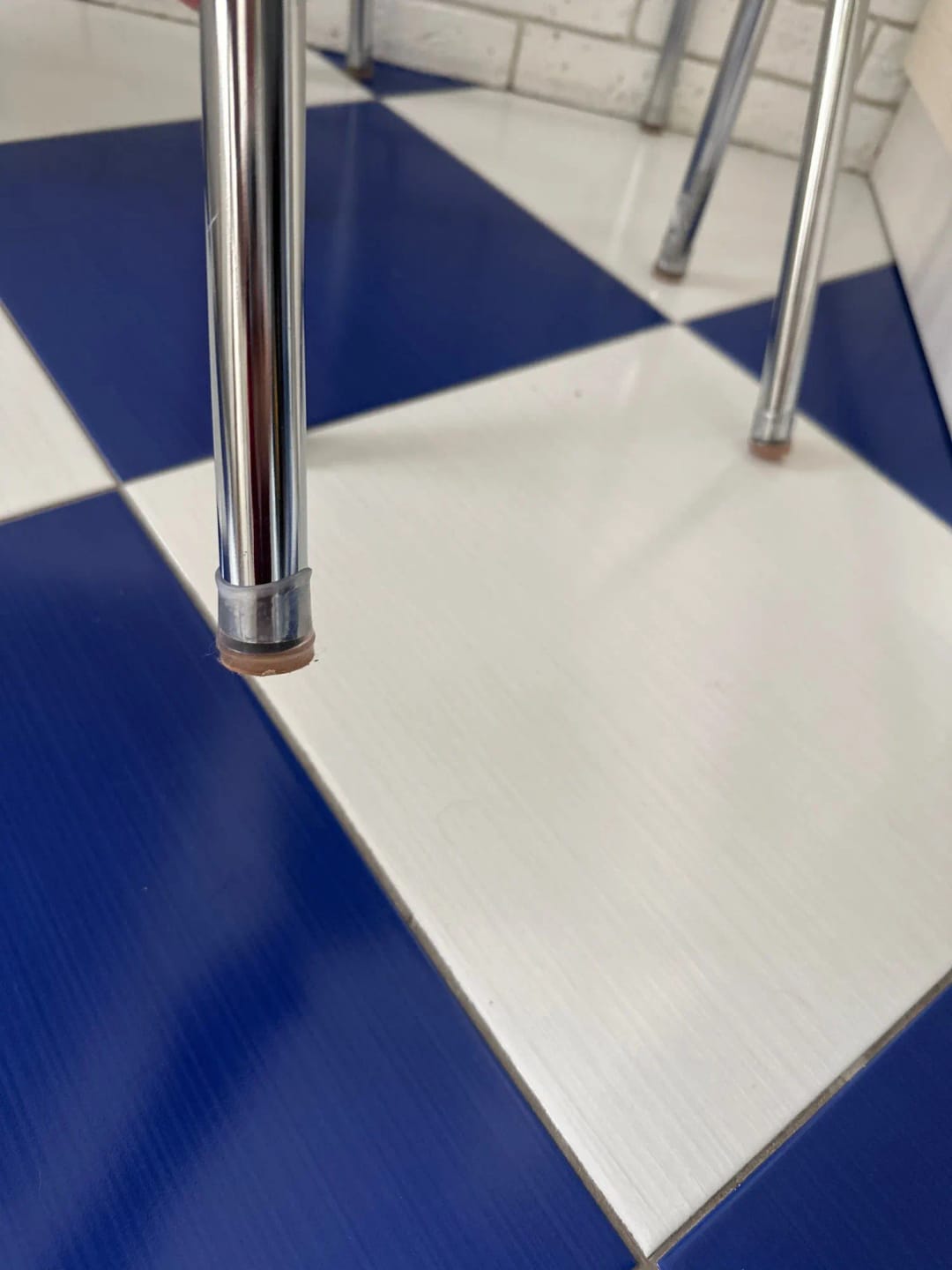 Customer photo review of SolProtect | Embouts et patins de chaise pour protéger vos sols
