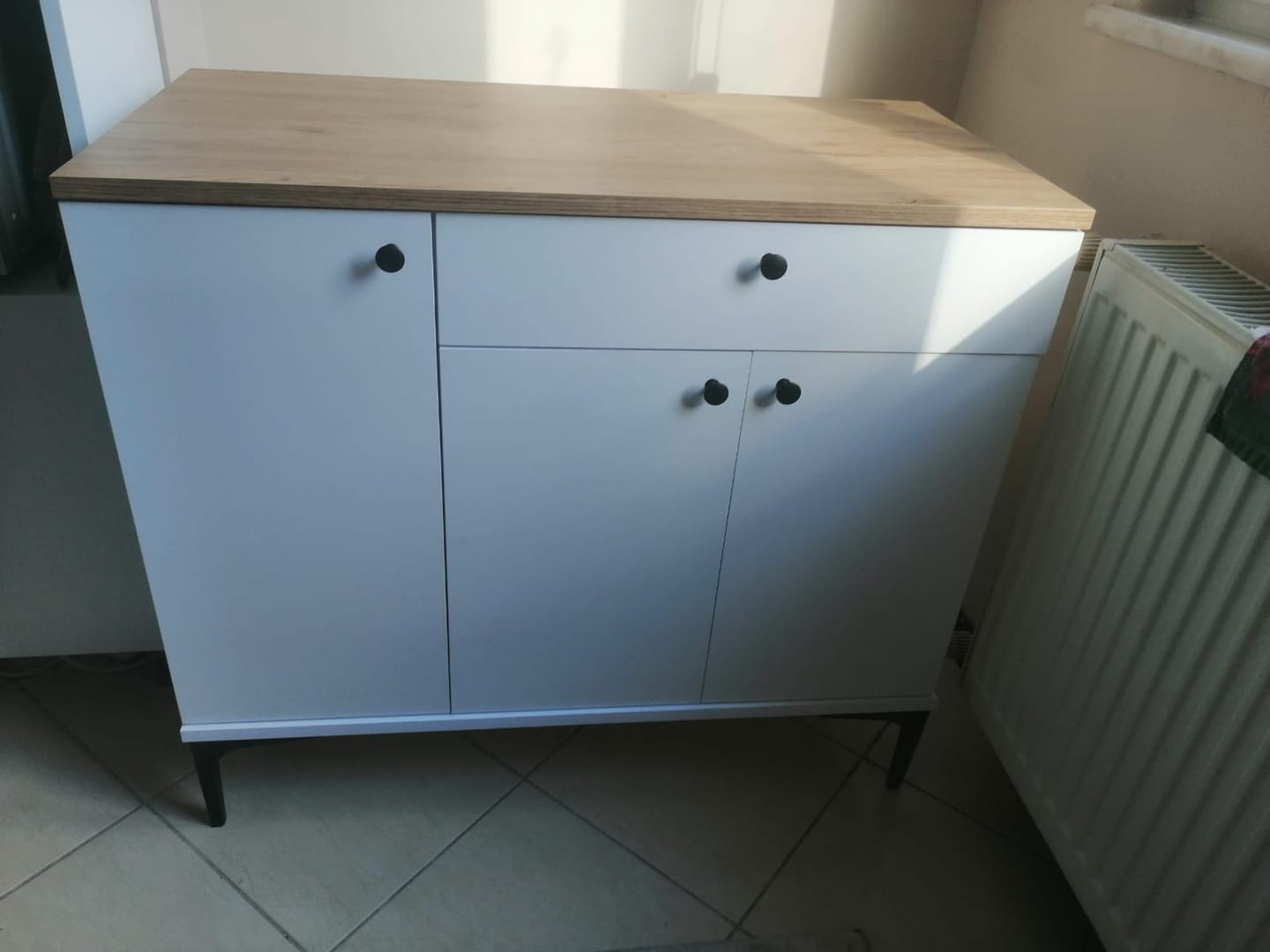 Customer photo review of Rani JE194 Kahve Köşesi Çok Amaçlı Dolap 3 Kapaklı 1 Çekmeceli Kiler Mutfak Dolabı Beyaz - Sepet Ceviz
