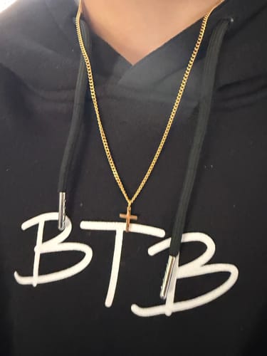 Customer photo review of CROSS CHAIN | 18K Gold
