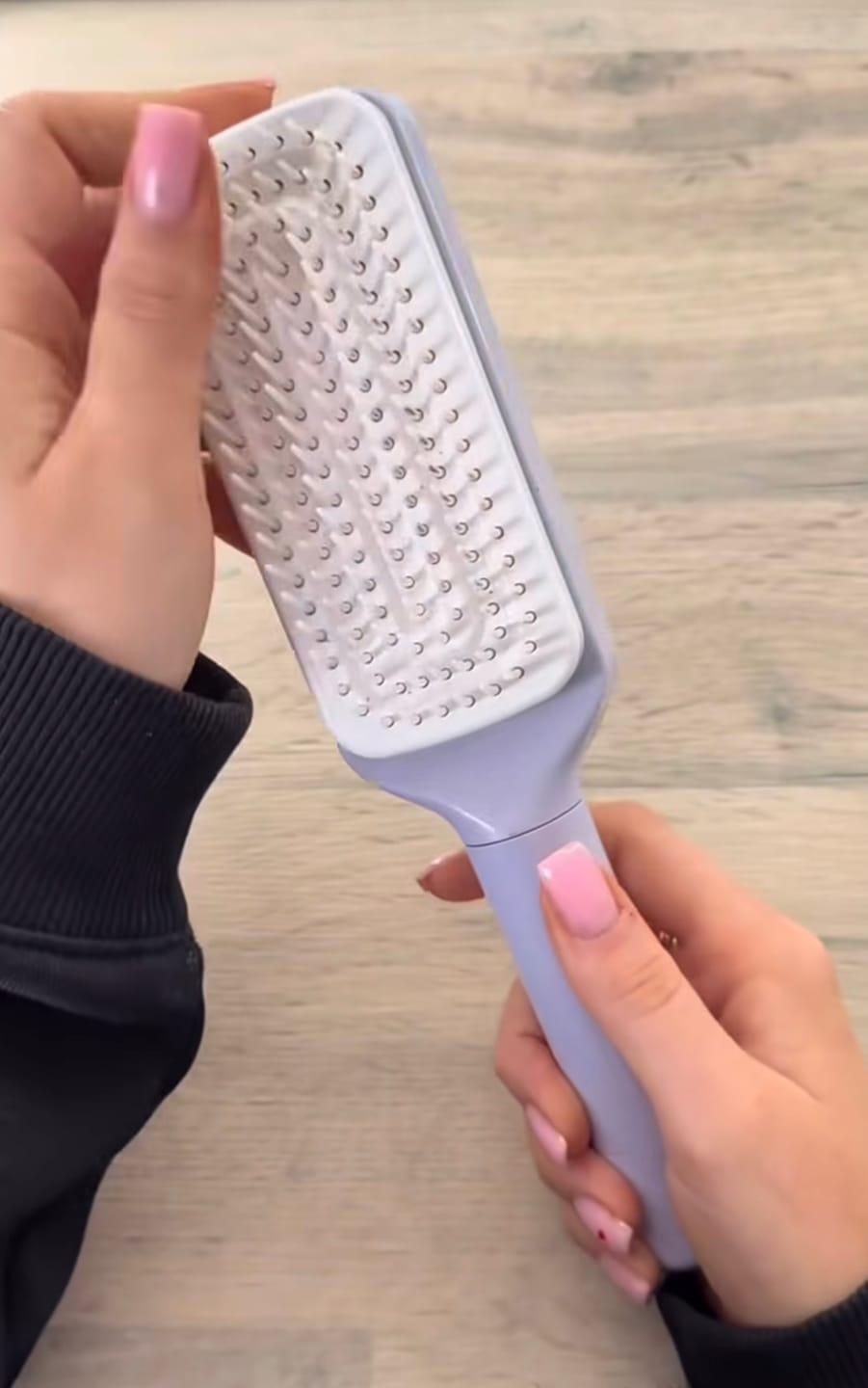 Customer photo review of Koko Self Cleaning Hair Brush