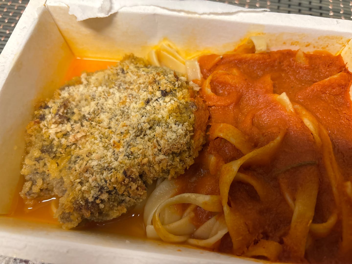 Customer photo review of Polpetone com Talharim ao Molho de Tomate