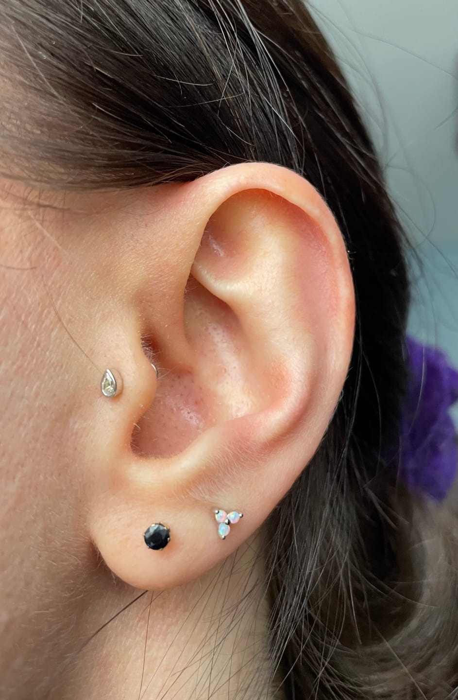 Customer photo review of Junipurr Titanium Flatback Labret Threadless