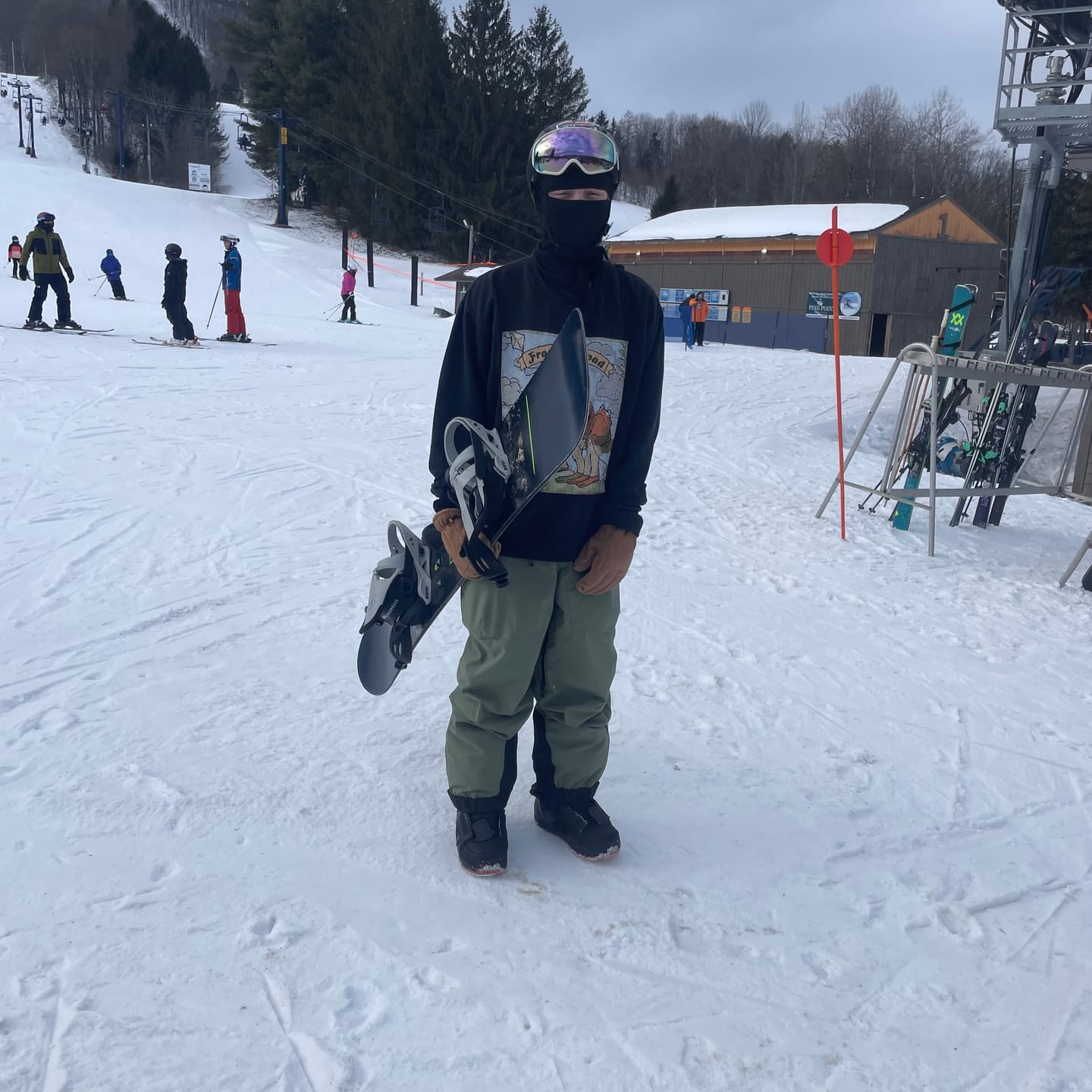 Customer photo review of Men's Army Green Insulated Baggy Snow Pants With Detachable Suspenders