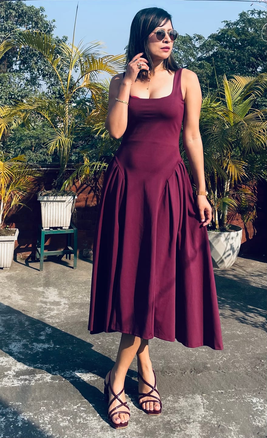 Customer photo review of Pavlina Midi Dress in Wine