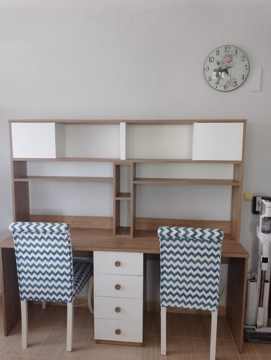 Customer photo review of Rani HA130 İki Kişilik Raflı 2 Kapaklı 4 Çekmeceli Çalışma Ofis Bilgisayar Masası Sepet Ceviz - Beyaz