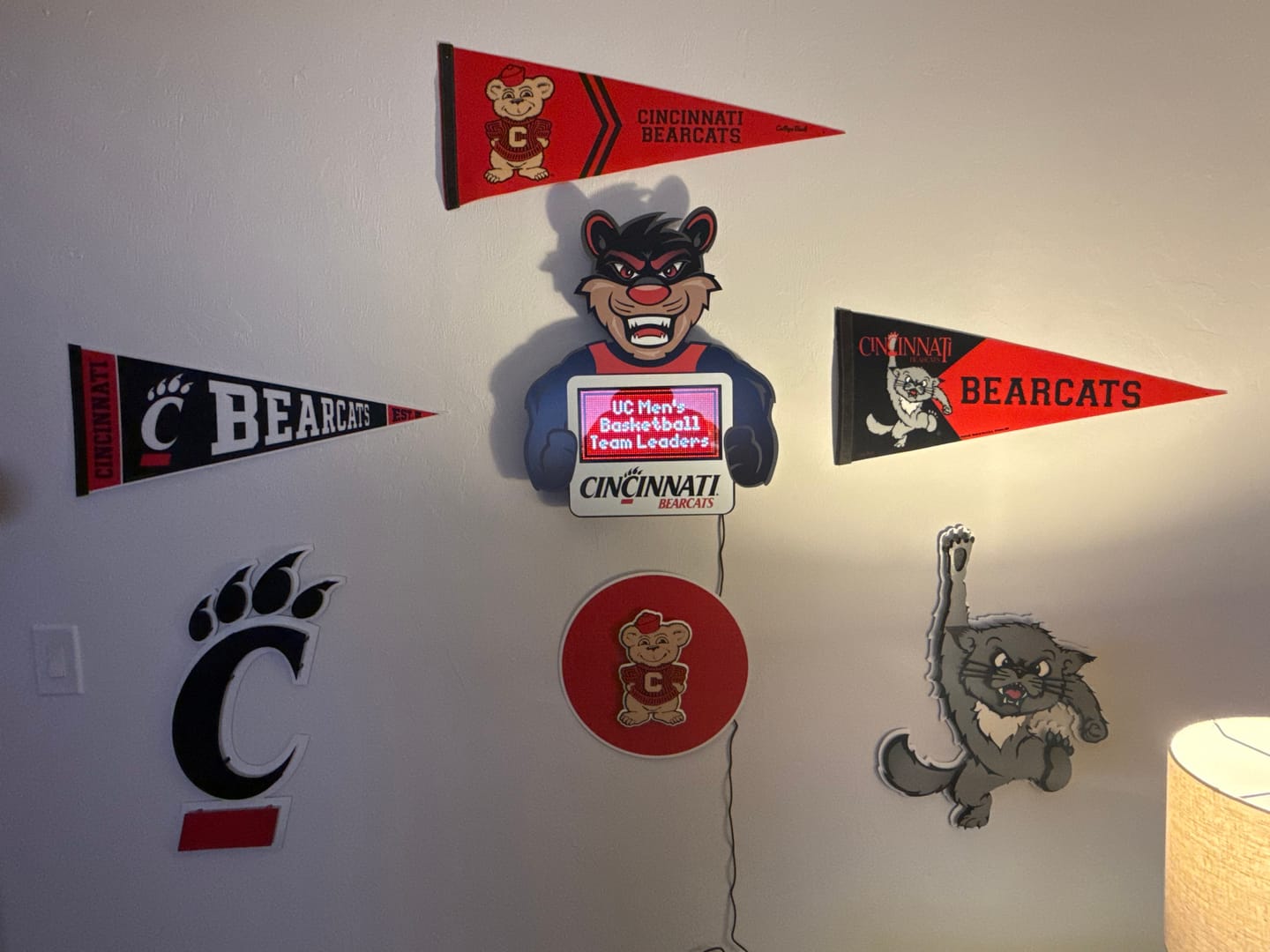 Customer photo review of Cincinnati Bearcats CRAFT SERIES 3D Embossed Metal Wall Art