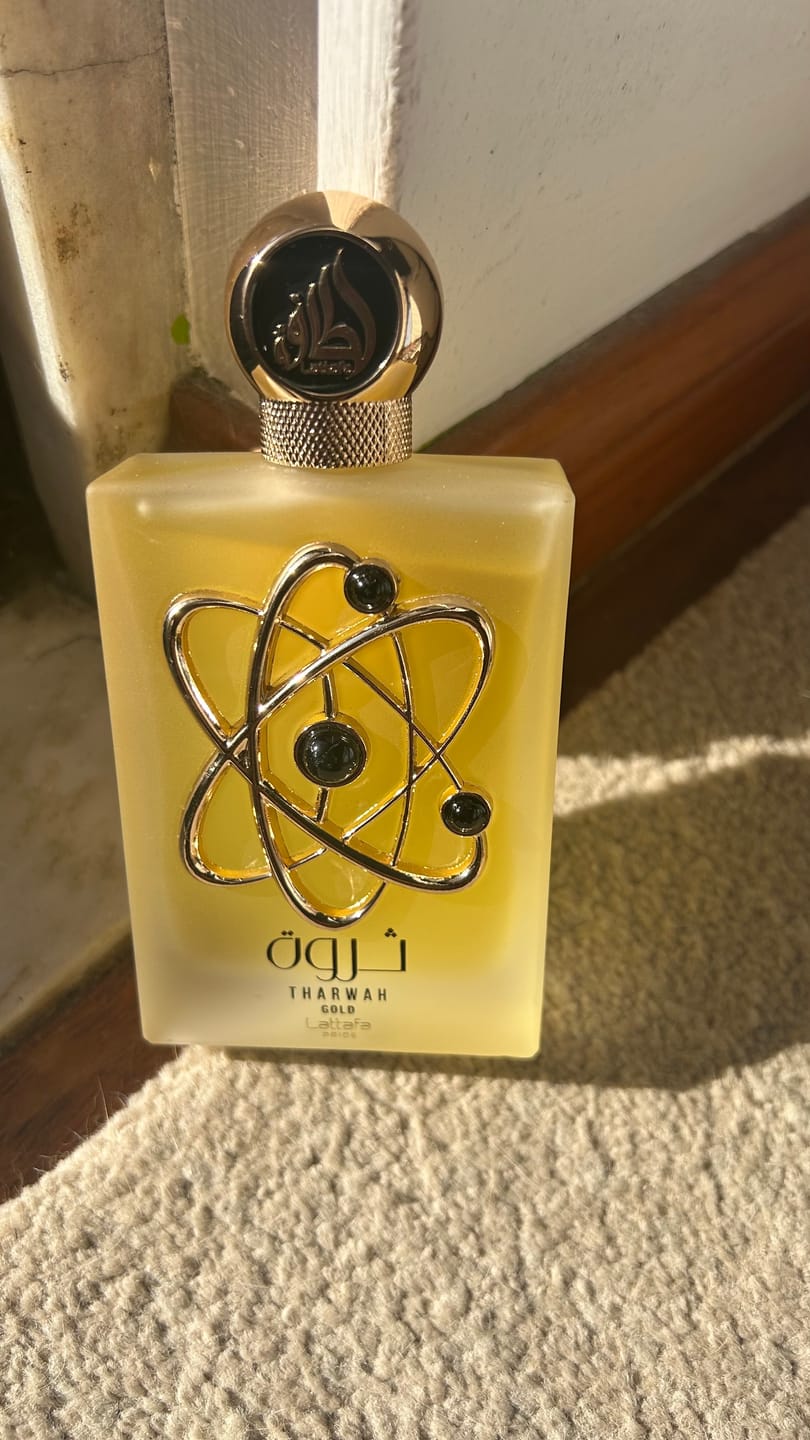 Customer photo review of CONJUNTO THARWAH GOLD LATTAFA - 100ML