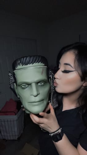 Customer photo review of PRE-ORDER - Universal Monsters: Frankenstein Monster Crossbody Bag