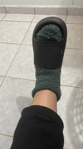 Customer photo review of HappyFlops