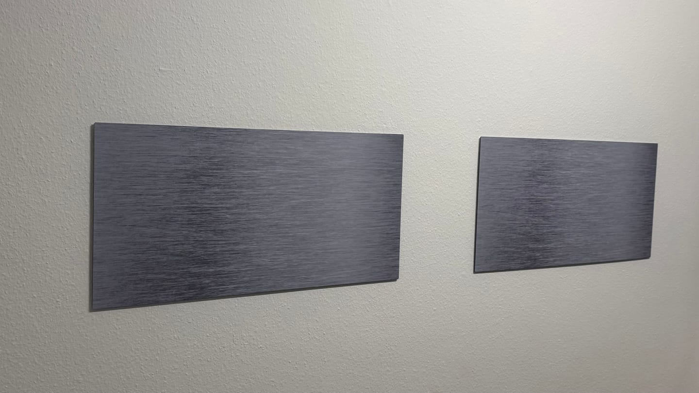 Customer photo review of Magnettafel Pinnwand XXL Edelstahl Metalloptik gebürstet