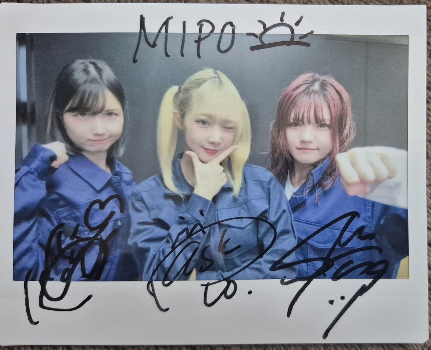 Customer photo review of TRiDENT "ONLINE BROMIDE" Autographed Polaroid Style Photo (With Your Custom Name)