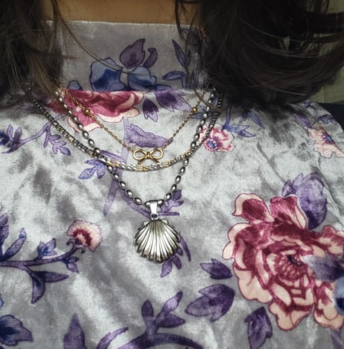Customer photo review of New Year New Bloom Shell Necklace Set