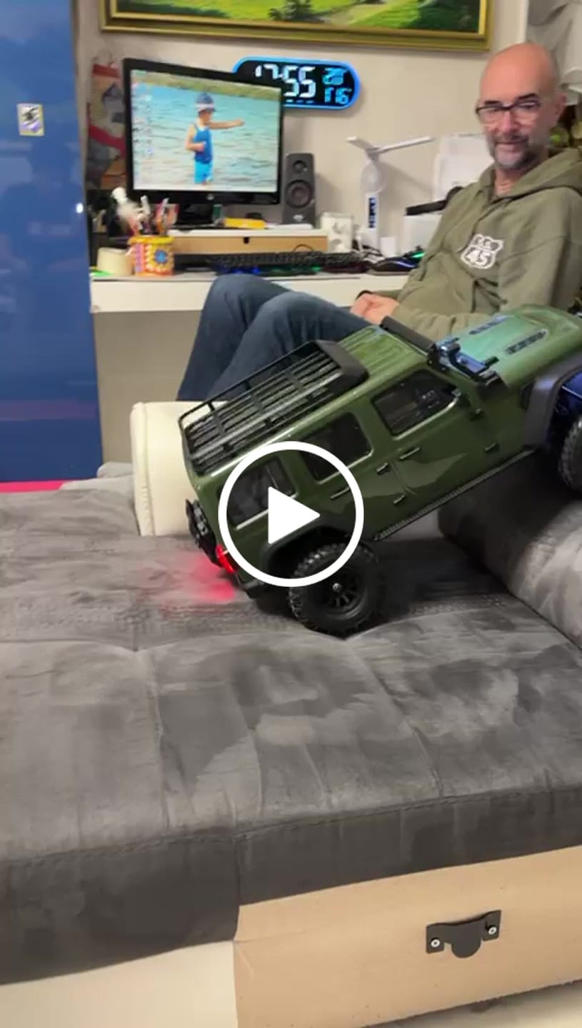 Customer video review of 1/7 Scale 4WD Brushed RC Crawler MK-07