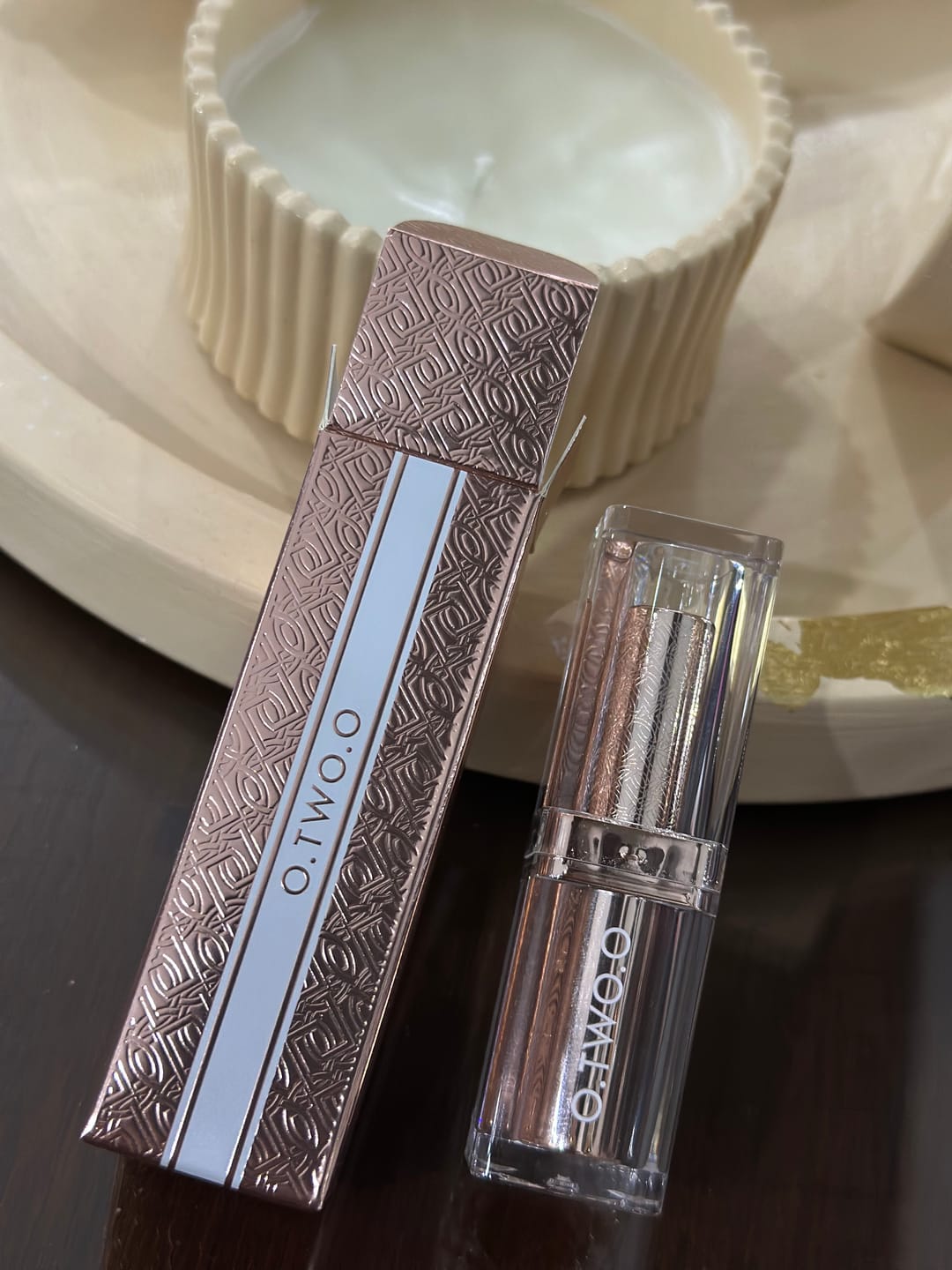 Customer photo review of O.TWO.O HAUTE GOLD FOIL THERMOCHROMIC LIPSTICK