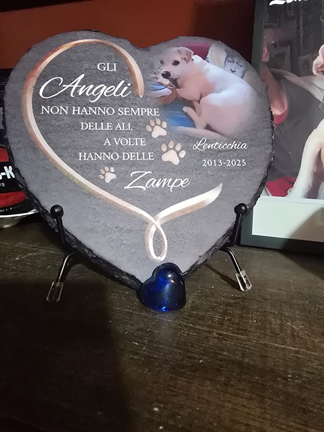Customer photo review of Gli angeli hanno delle zampe - Cuore in ardesia personalizzato