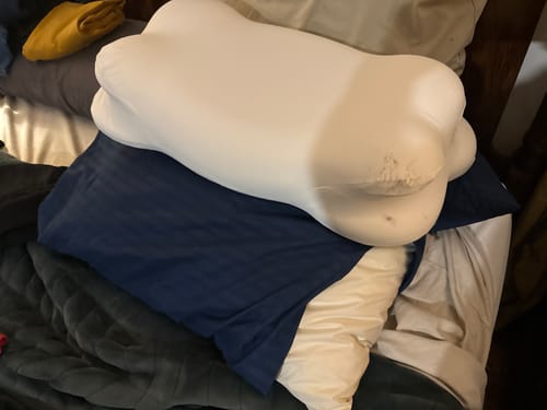 Customer photo review of Mellow CloudAlign™ Pillow